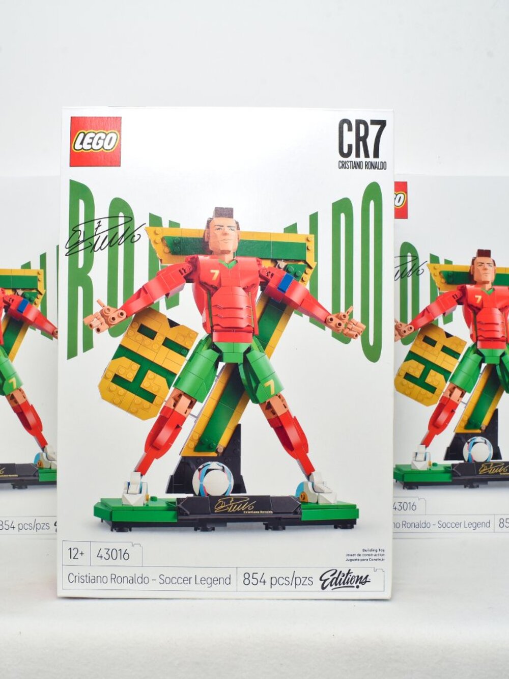 ⚽🔥 LEGO Editions Cristiano Ronaldo Soccer Legend #43016 Collectible Figure Set